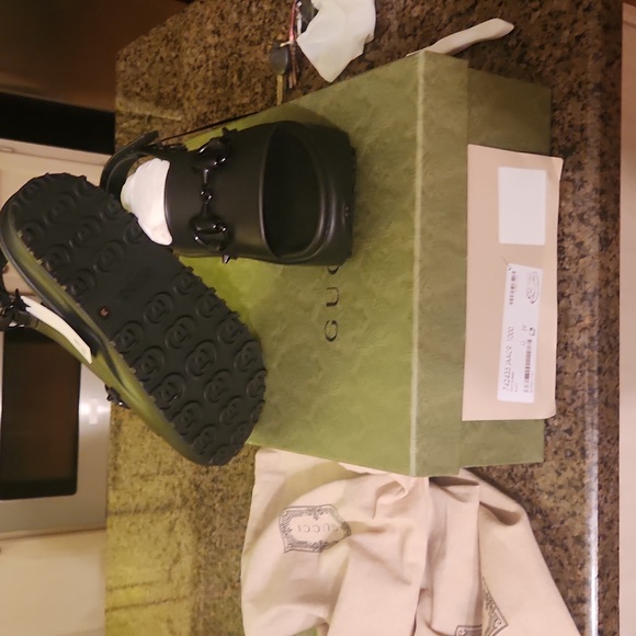 Brand New Gucci Platform Women Sandal. Too narrow. My foot is wide - Picture 4 of 4